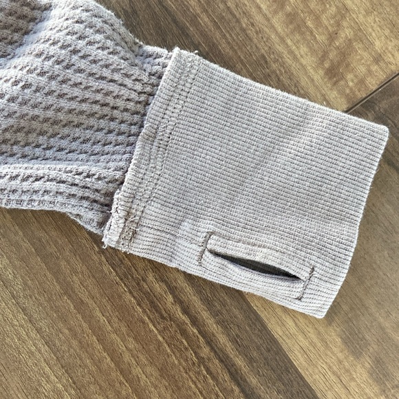 BNWOT We the Free - thermal top - Picture 3 of 9